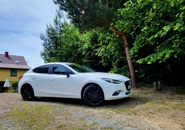 Mazda 3 cena 62900 przebieg: 102000, rok produkcji 2017 z Węgrów małe 232
